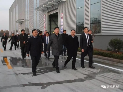 山東省住建廳黨組成員、副廳長(zhǎng)張曉海蒞臨天意機(jī)械調(diào)研指導(dǎo)